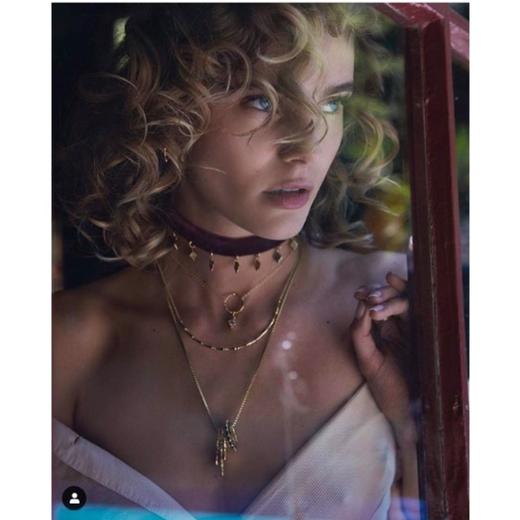 💕VANESSA MOONEY💕 Sofia Velvet Statement Necklace - Picture 3 of 8